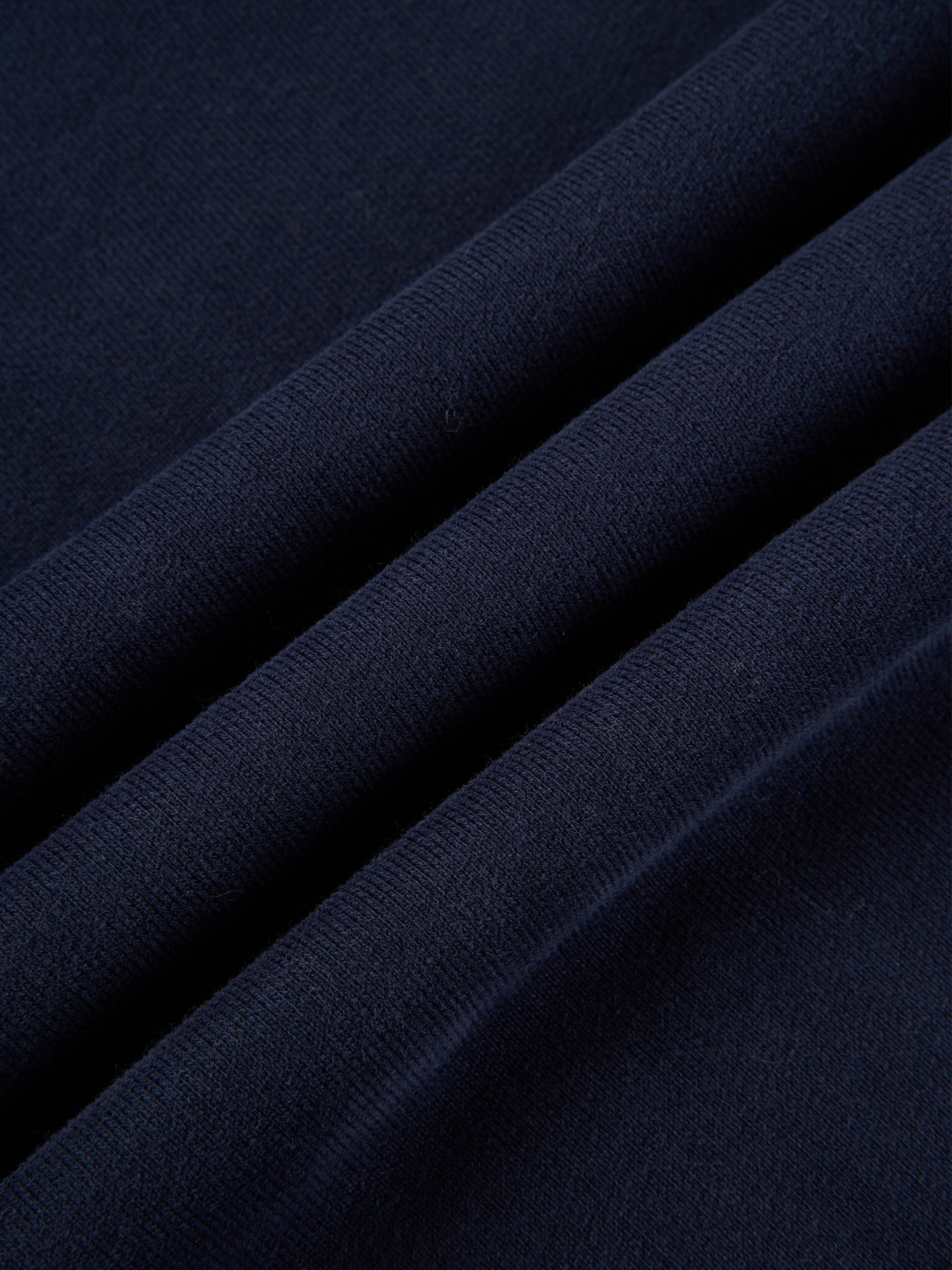 Part of The Ivy Archive. Layer up in true 90s preppy style with our Yale Navy zip-up hoodie, featuring classic collegiate embroidery and a comfortable relaxed fit.